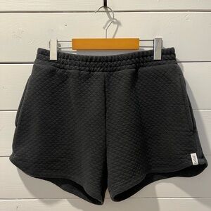 LIVØM Quilted Grey Lounge Shorts – Size M🩶